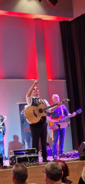 Standing ovations für Monti Beton & Johann K.!