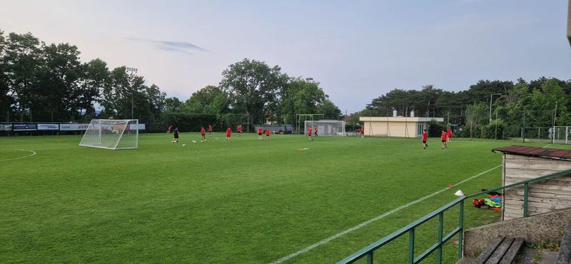 Sportplatz Bild 16