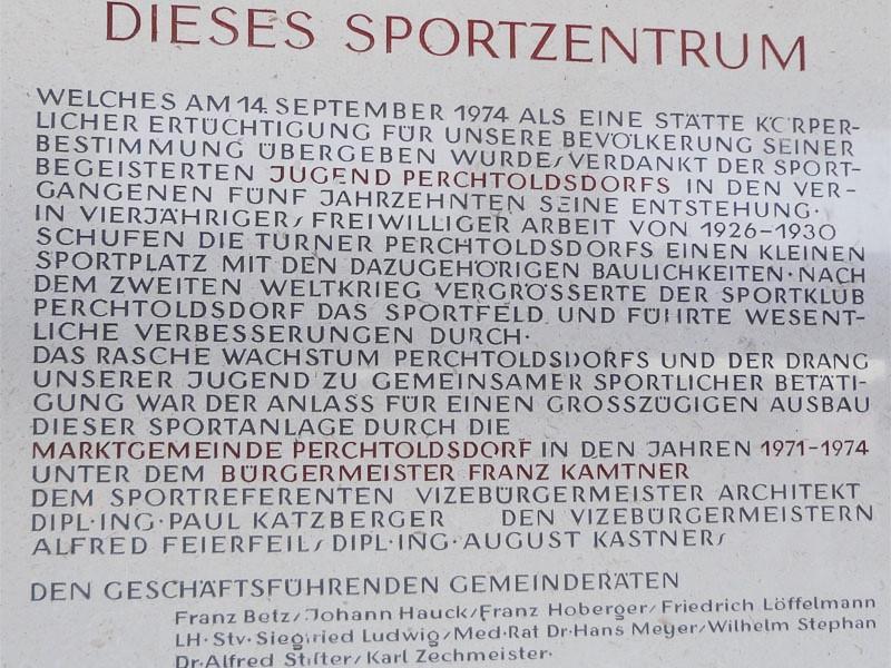 Sportplatz Bild 2